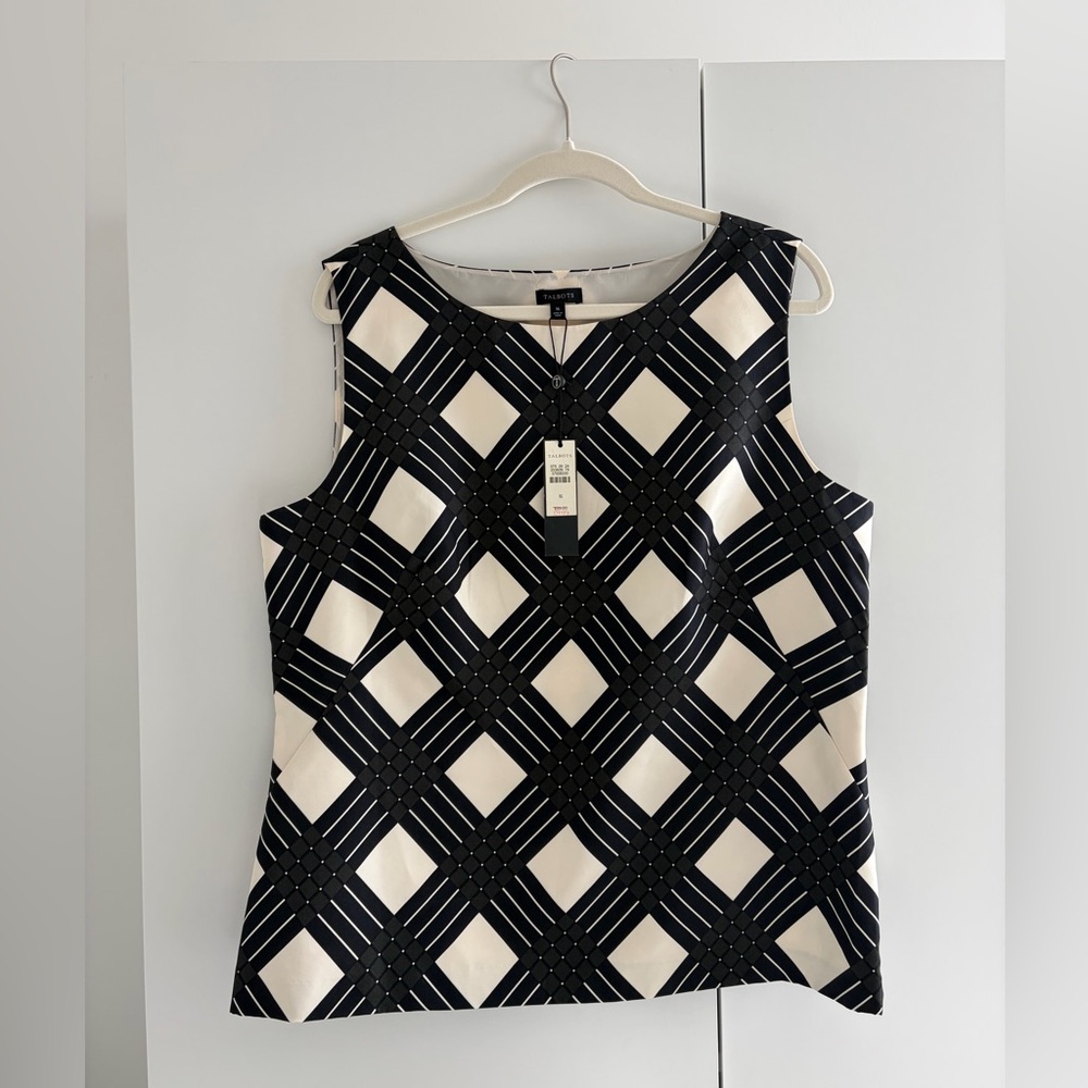 Talbots Black and Cream Geometric 
Silk Lined Shell
100% silk 
PTP 21.5” 
NWT